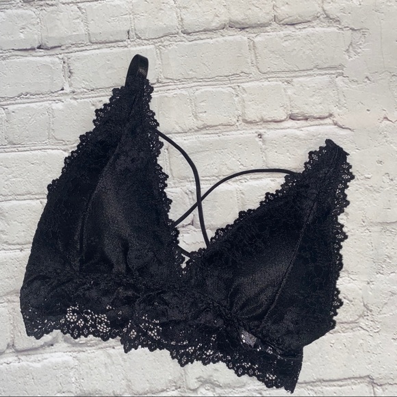 Other - NWT BLACK BOUTIQUE BRALETTE - ONE SIZE
